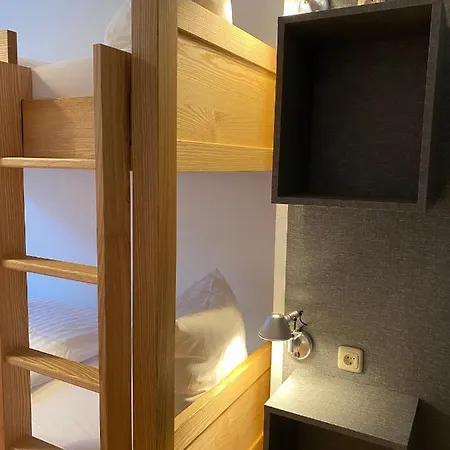 Double B Hostel *